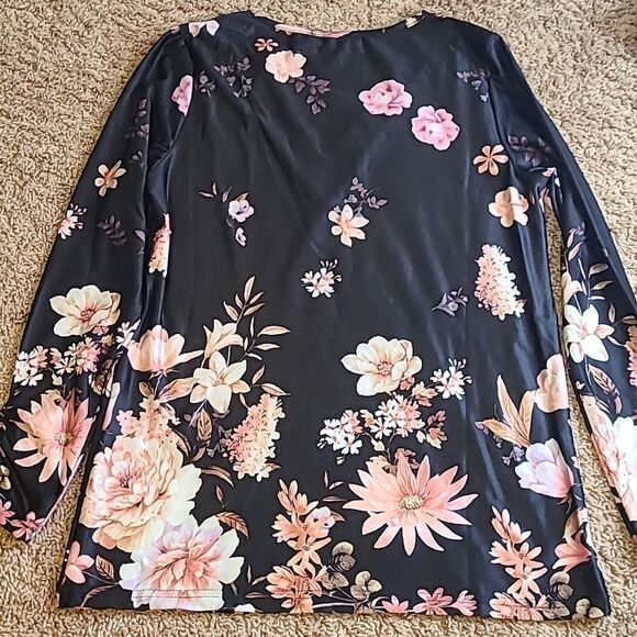 Love u Dear Floral Womens Top NWOT - Picture 4 of 4
